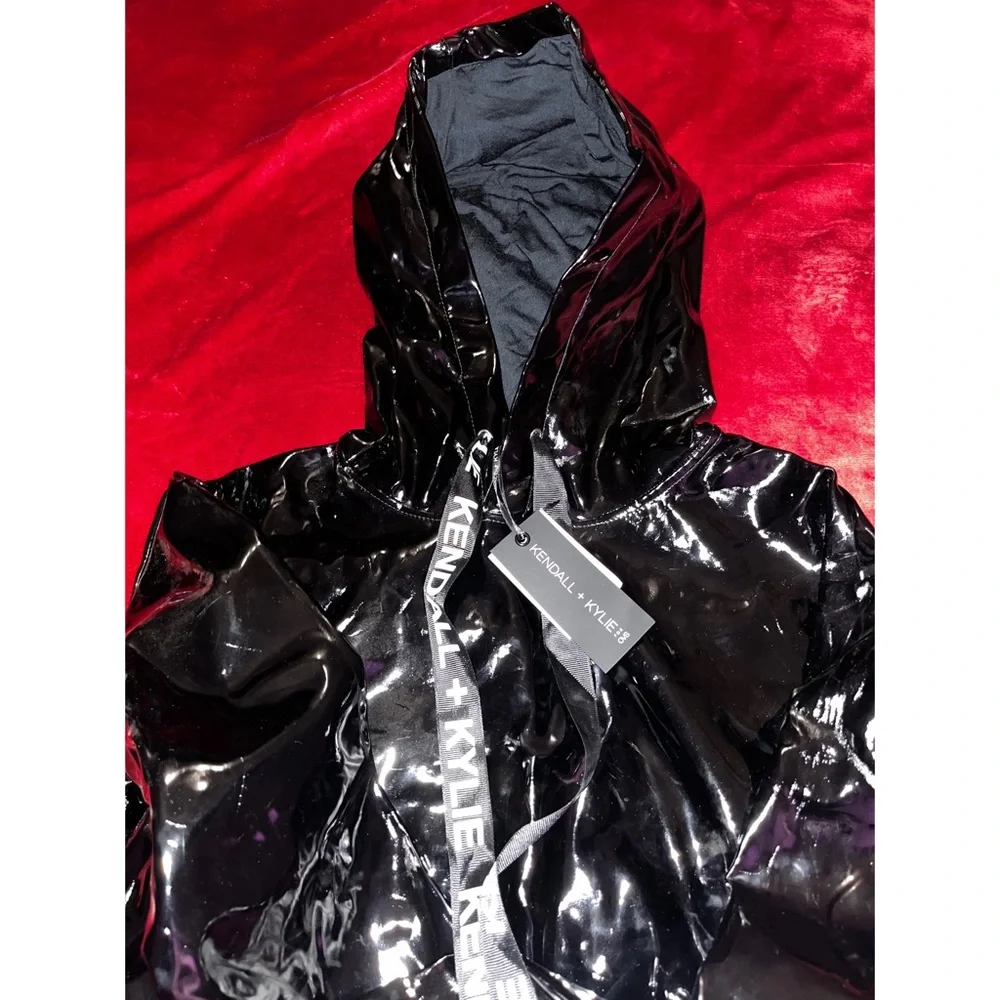Kendall + Kylie Shiny Sweatshirt - Picture 7 of 12